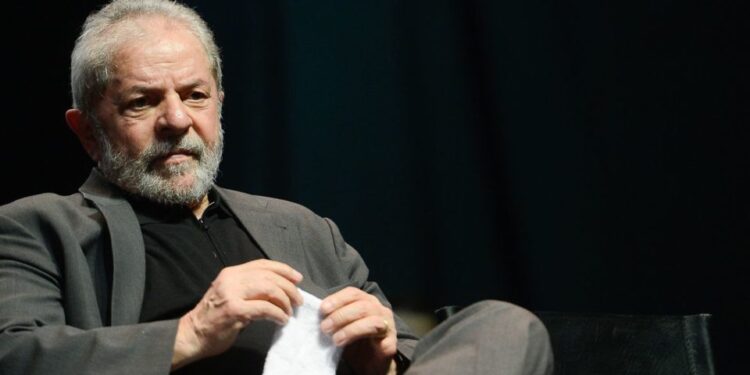 “Se eu voltar vou regular os meios de comunicação desse país”, diz Lula