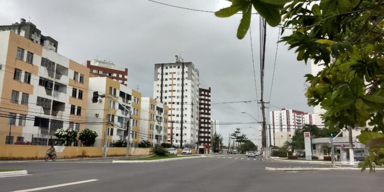 Centro de Meteorologia aponta que a semana continuará nublada e com chuva