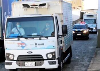 Secretaria da Saúde envia nova remessa de vacinas contra a Covid-19 para os municípios