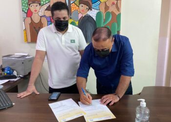 Prefeito empossa Secretário de Esporte, Lazer e Turismo de Simão Dias