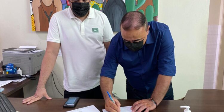 Prefeito empossa Secretário de Esporte, Lazer e Turismo de Simão Dias