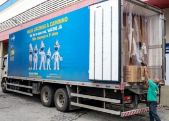 Mais de 400 mil seringas e agulhas chegam a Sergipe para a campanha de imunização contra a Covid-19