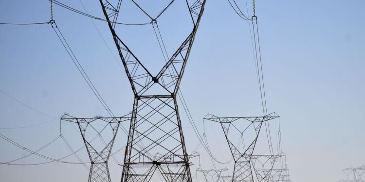 Conta de luz seguirá na bandeira vermelha 2 em setembro