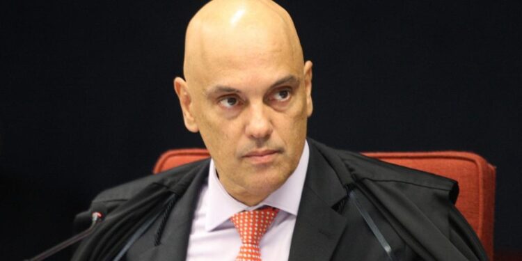 Moraes bloqueia vaquinha para ato de 7 de setembro e proíbe investigados de chegar perto do STF