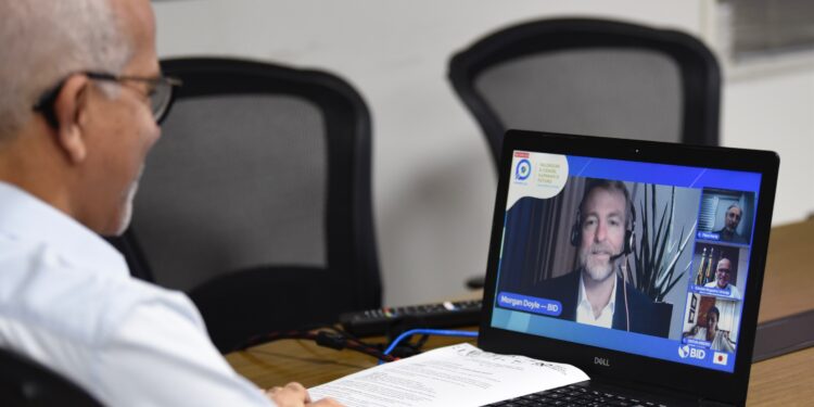 Prefeito Edvaldo apresenta iniciativas de Aracaju para construção de cidade sustentável