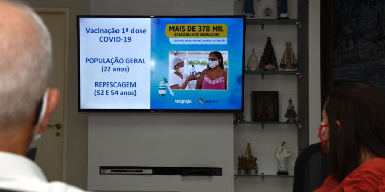 Covid-19: Aracaju vacinará população de 22 anos e realizará repescagem para 52 e 54 anos