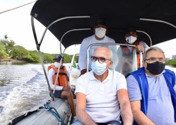 Prefeito Edvaldo participa de visita técnica à unidade ecológica do rio Poxim