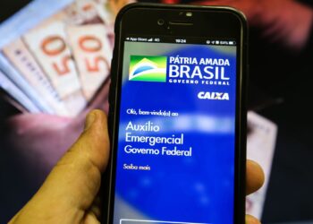 Auxílio emergencial é pago a beneficiários do Bolsa Família com NIS 4