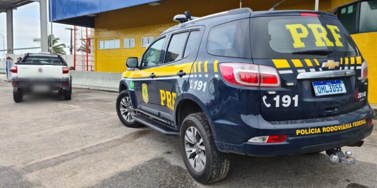 Sergipe: PRF recupera dois veículos roubados