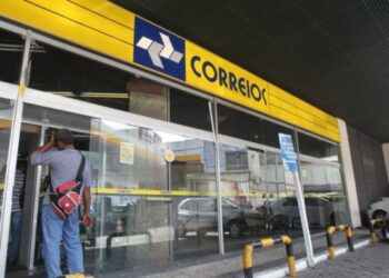 Câmara aprova texto-base de PL que abre caminho para venda dos Correios