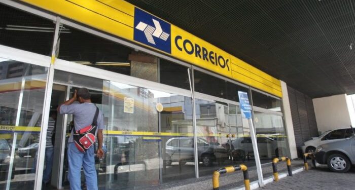 Câmara aprova texto-base de PL que abre caminho para venda dos Correios