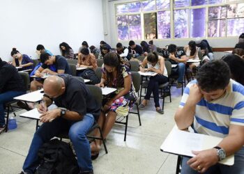 Prazo para pedir reaplicação do Encceja 2020 termina nesta sexta