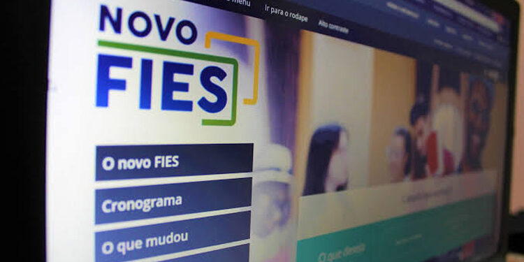 Fies: pré-selecionados têm até sexta-feira para complementar inscrição