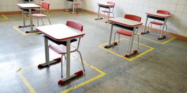 Aracaju já investiu R$1,5 milhões para garantir volta às aulas segura