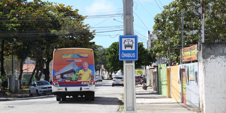 Mudança na Nestor Sampaio amplia circulação de linhas de ônibus na região