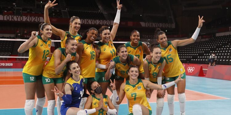 Vôlei: Brasil vence Quênia e pega o Comitê Russo nas quartas em Tóquio
