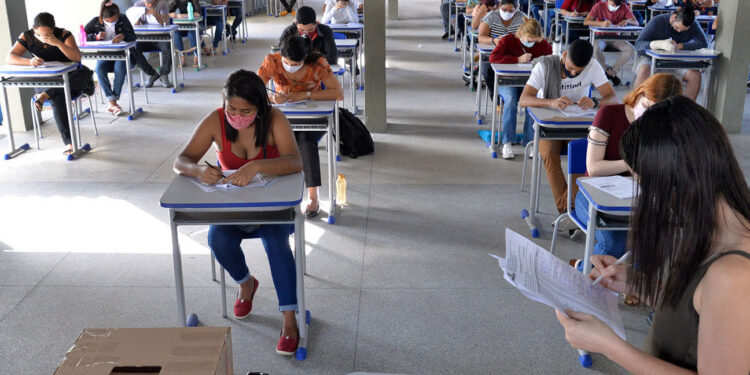 Encceja 2020: candidatos aguardam a realização da prova como uma oportunidade de continuidade dos estudos