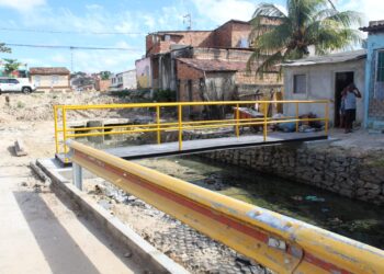 Moradores do Japãozinho aprovam novo pontilhão construído pela Emurb