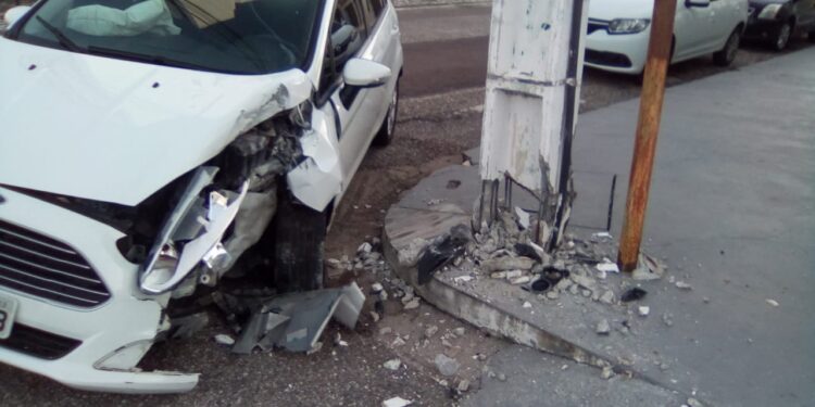 Energisa Sergipe registrou 118 colisões em postes no primeiro semestre