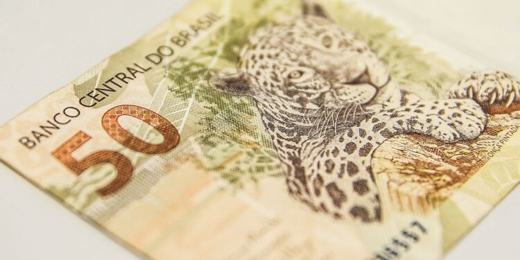 Auxílio Brasil reunirá seis benefícios sociais