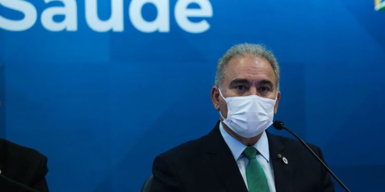 Covid-19: Saúde confirma dose de reforço de vacina para idosos