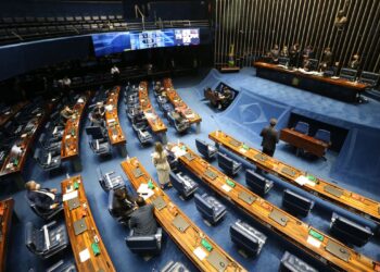 Senado ensaia movimento para enterrar volta das coligações partidárias aprovada na Câmara