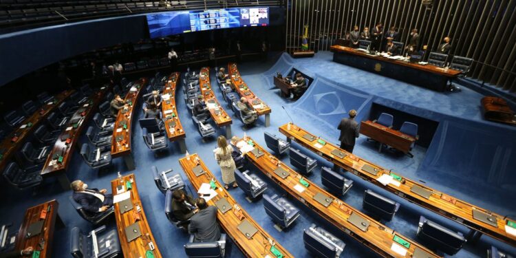 Senado ensaia movimento para enterrar volta das coligações partidárias aprovada na Câmara