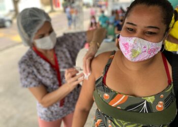 Capela anuncia vacinação de jovens com 18 anos