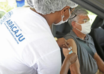 Vacinação em Aracaju: seis meses de desafios, trabalho e 371 mil pessoas vacinadas
