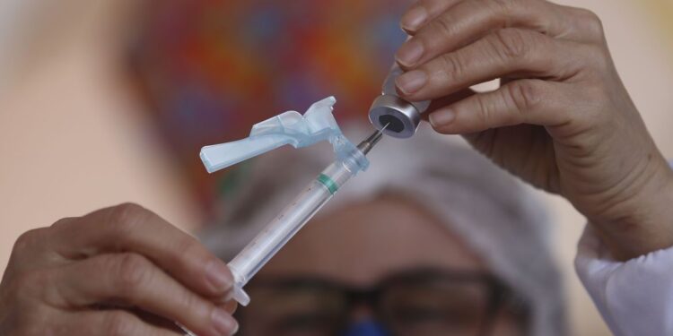 São Paulo anuncia calendário de vacinação para adolescentes