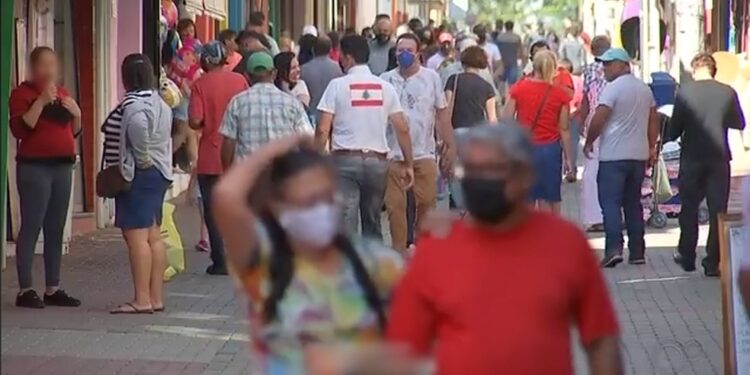 São Paulo acaba com restrições de horário e público da quarentena