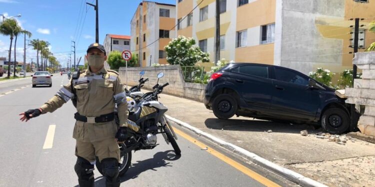 SMTT alerta para aumento nos números de acidentes de trânsito na capital sergipana