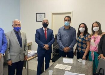 Jovem Aprendiz – MPSE e MPT entregam 10 notebooks à Fundação Renascer para capacitação de socioeducandos