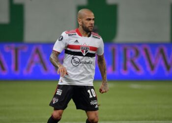 São Paulo anuncia que Daniel Alves não joga mais pelo clube