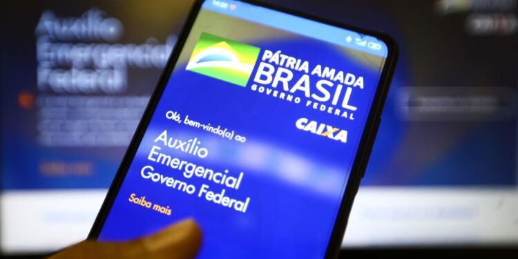 Trabalhadores nascidos em julho podem sacar auxílio emergencial