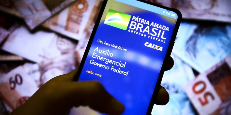 Auxílio emergencial é pago a beneficiários do Bolsa Família com NIS 7