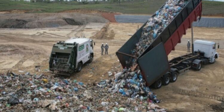 Só 30% dos municípios fazem destinação correta do lixo