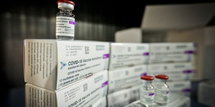 Fiocruz entrega novo lote com 937 mil doses de vacinas contra covid-19