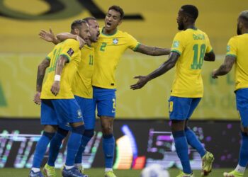 Seleção vence Peru e mantém campanha perfeita nas Eliminatórias