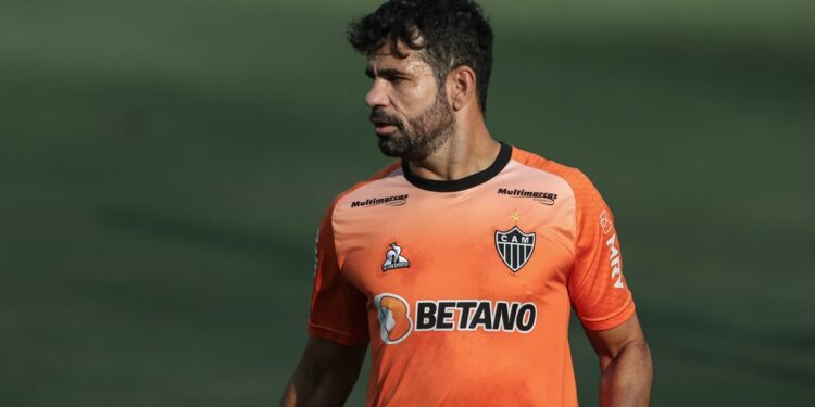 Sergipano Diego Costa, do Atlético-MG, é um dos alvos de operação da PF sobre site de apostas