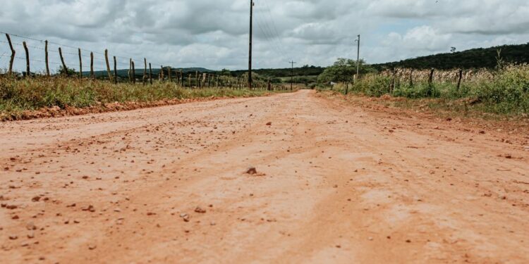 Lagarto: Estrada que dá acesso aos povoados da região do Crioulo será totalmente revitalizada