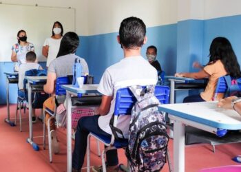 Salgado retoma aulas presenciais na Rede Municipal de Ensino