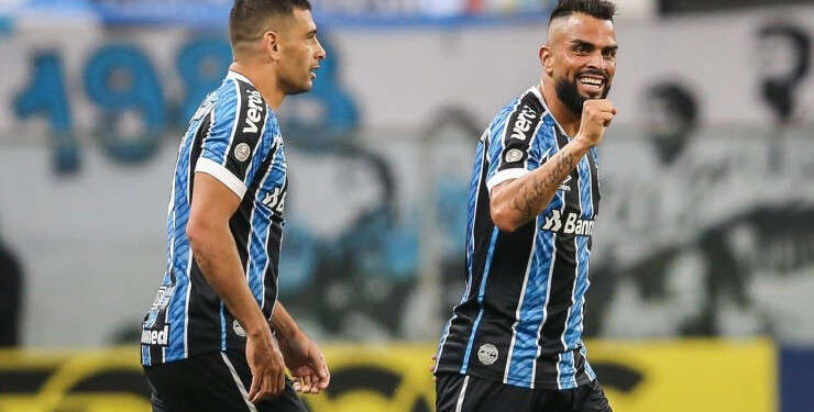 Maicon conta bastidores de saída e quer repetir exemplo de Renato no Grêmio: “Estou me preparando”