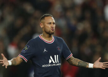 Na estreia de Messi em casa, Neymar marca e Icardi garante vitória do PSG no fim