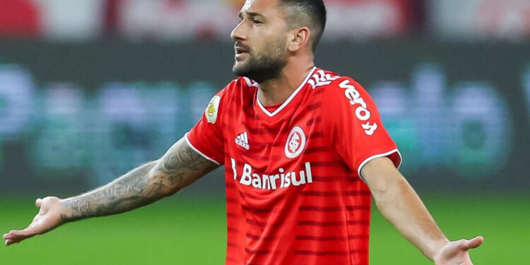 Boschilia não consegue sequência e deve integrar “barca” de saídas do Inter; outros 5 nomes podem se despedir