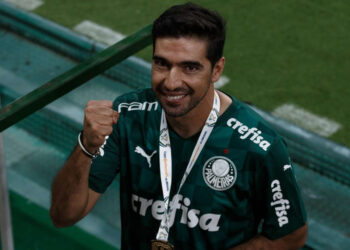 Pressão, críticas da torcida e mais: Abel se posiciona sobre futuro no Palmeiras