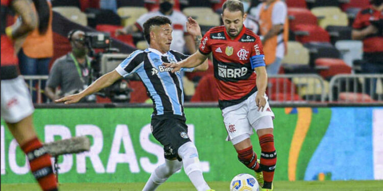 Pedro faz dois, Flamengo despacha o Grêmio e vai à semi da Copa do Brasil em jogo com público no Maraca