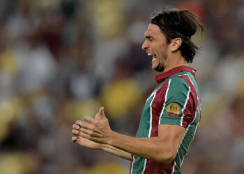 Situação de Matheus Ferraz é exposta e notícia chama atenção da torcida do Fluminense