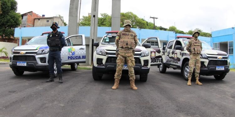 Polícia Militar entrega três novas viaturas para reforçar o policiamento no Sertão Sergipano