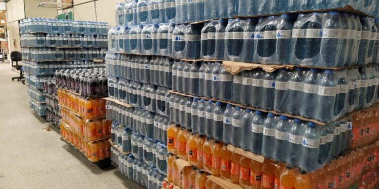 Solar Coca-Cola realiza doação de mais de três mil litros de bebidas para ação de vacinação em Aracaju